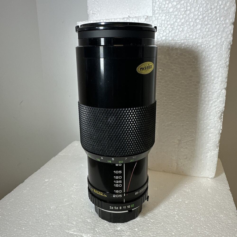 Soligor 85-205mm f/3.8 Telephoto Zoom Lens for Canon FD Mount SLR Film Camera